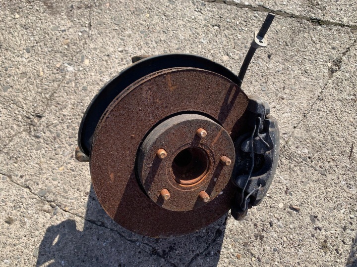 # Achsschenkel Radnabe Radlager Bremssattel Bremse Sattel rechts vorne FORD FOCUS MK3
