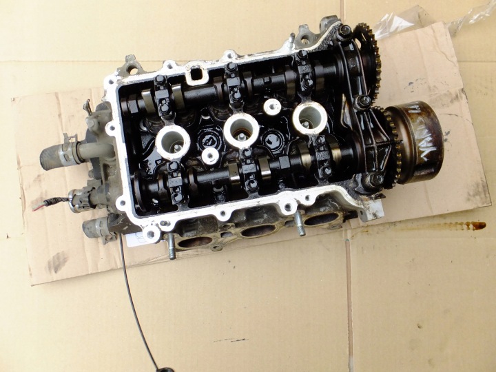 head. toyota yaris II 1,0 VVTI 2007r 1KR-FE