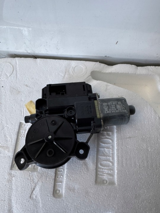 VW POLO 6R mini motor windows front right 6R0959802AB