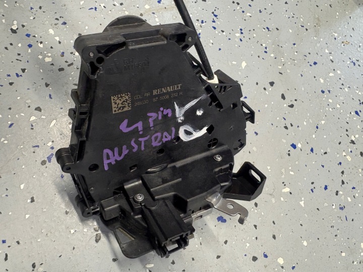 RENAULT AUSTRAL zámek dveře pravý záď 825008232R 4 PIN EU