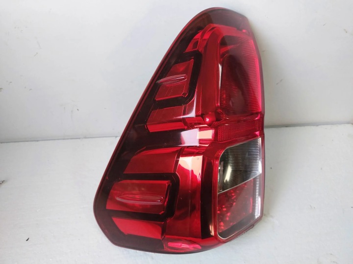 light rear part left Toyota Hilux 15
