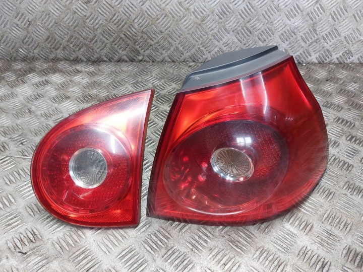 Feux phare Droite Arrière VOLKSWAGEN GOLF V 5D 1K6945096AC 1K6945094G