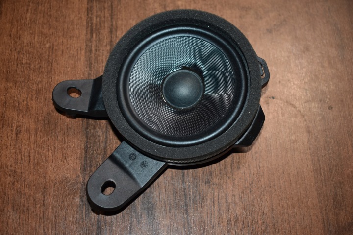 IDEALNY speaker MERCEDES W223 1