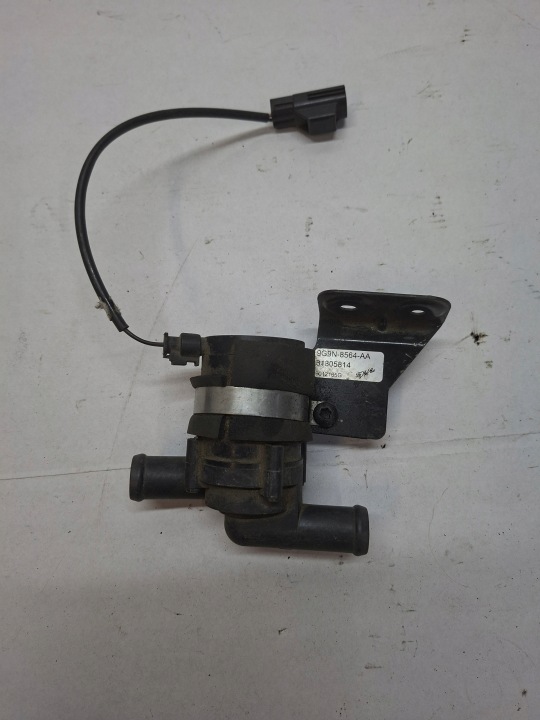 pumpa obehu vody FORD MONDEO MK4 9G9N-8564-AA