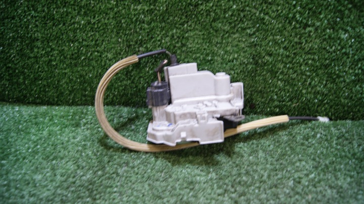 de la Serrure Portière Droite Avant FIAT BRAVO 2