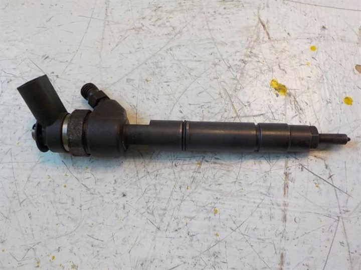 MERCEDES-BENZ KLASA A (W169) Injecteur 0445110167