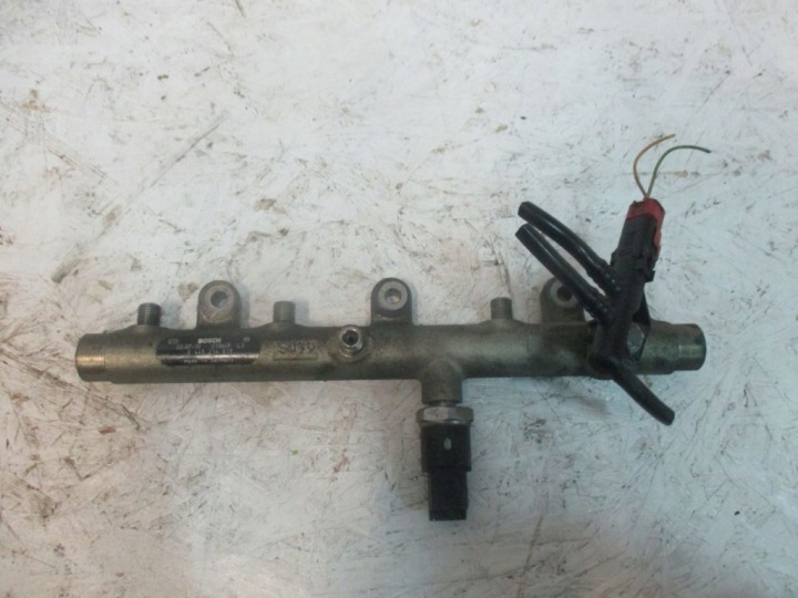 PEUGEOT 307 Kraftstoffverteiler Einspritzleiste 0445214019