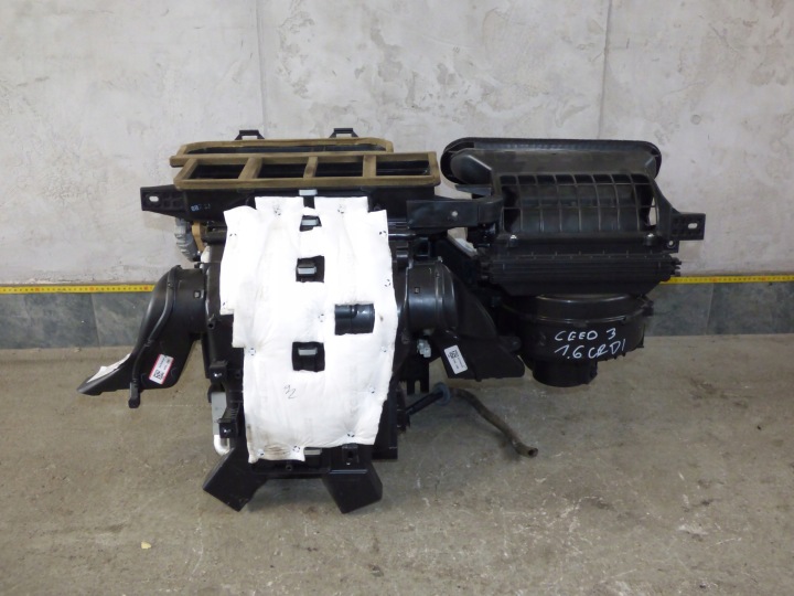 heater of the air conditioning st.BDB EUROPA 97200-J7100 KIA CEED III 2018