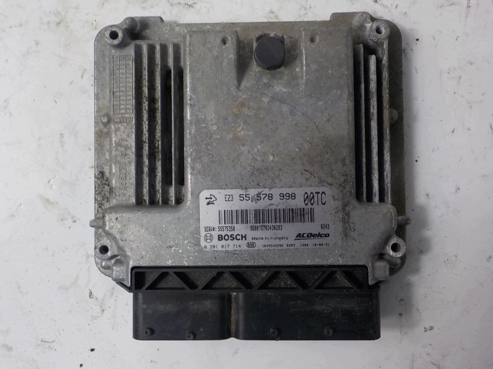 OPEL CORSA D ordinateur unité de commande électronique uce 55578998 0281017714