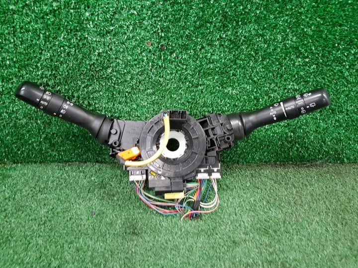 steering wheel levers and controls TOYOTA AVENSIS T27 173832 17F144