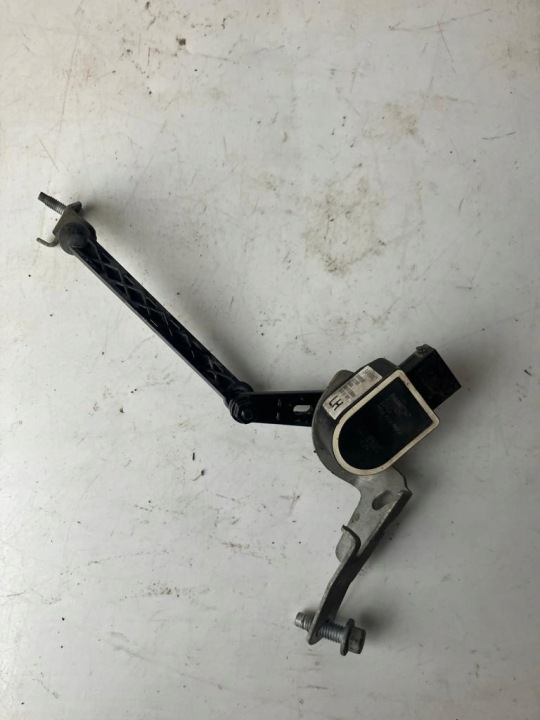 sensore POZIOMOWANIA luci Anteriore XC40 32221957
