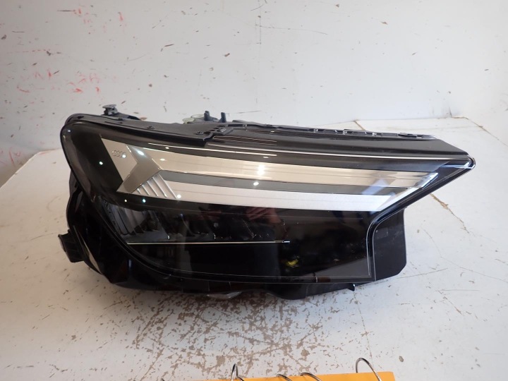 LICHT VORNE RECHTS AUDI Q4 E-TRON 2020- 89A