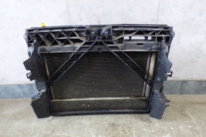 Skoda Fabia III 1.2 TB Montaggio radiatore VENTOLA Ossatura anteriore RIVESTIMENTO 6R0121253A