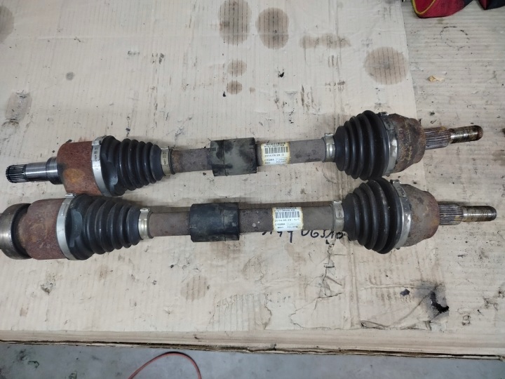 Demi axe Gauche FORD FOCUS MK3 1.0 ECOBOST BV61-3B437-RB