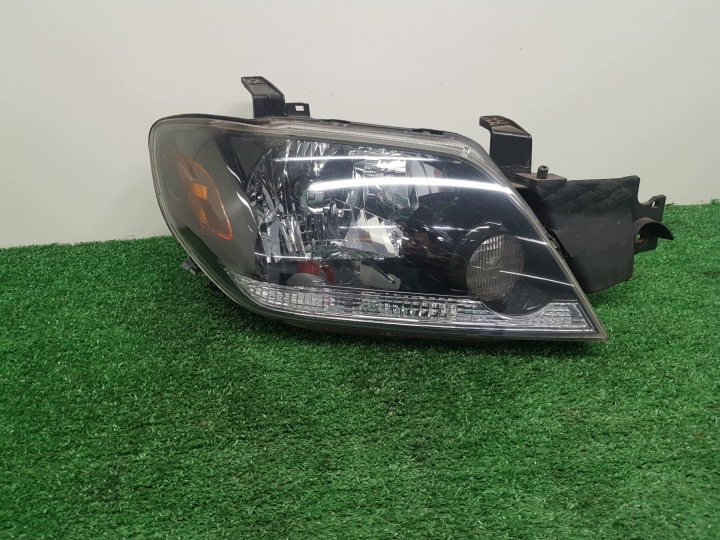 light right front MITSUBISHI OUTLANDER 1