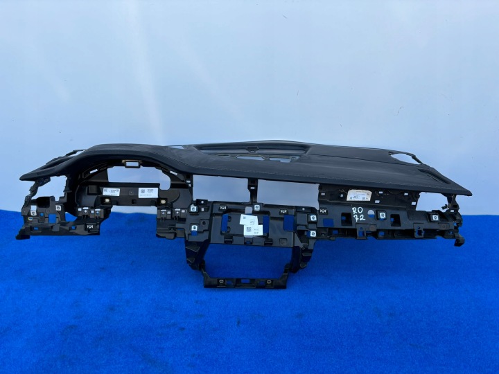 AUDI Q8 4M8 konzola prístrojová doska pod HEAD UP 9774248 RO72