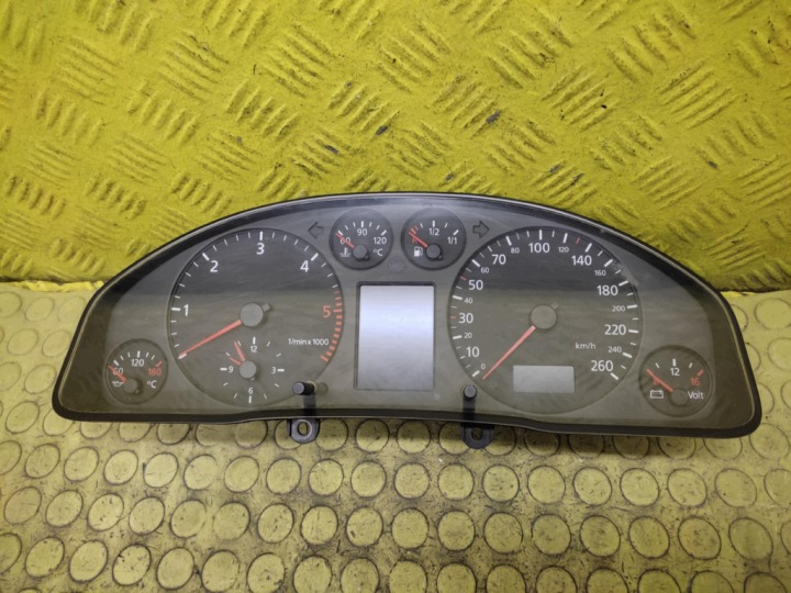 AUDI A4 B5 1.9 TDI budíky 8D0919880M