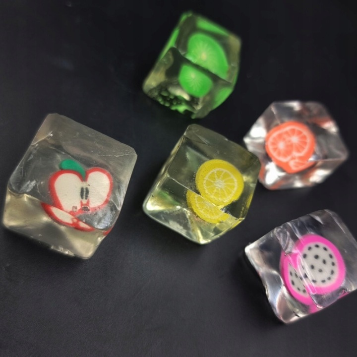 Упаковка на день народження гелевий сквіш іграшка + MAOAM для дітей День народження — фото 3