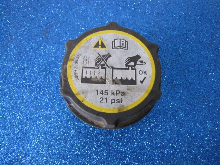 VOLVO C30 C70 S80 V70 XC70 Tappi serbatoio LIQUIDO