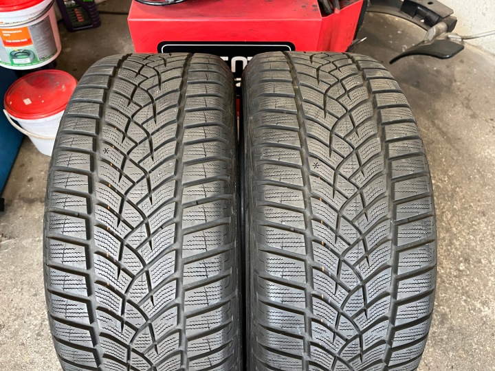 2 gumy zimné 225/50R17 98H GOODYEAR UltraGrip Performance + 6,5mm
