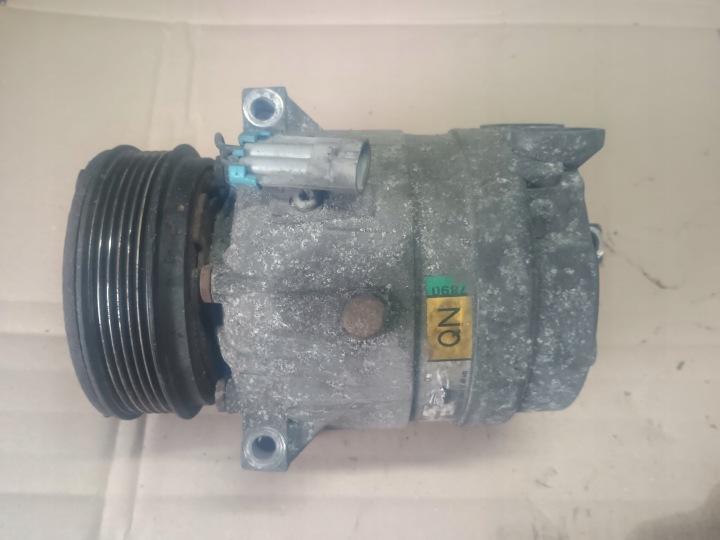 Compresseur Climatisateur air conditionné 24427890 OPEL ZAFIRA 1.9 150 KM