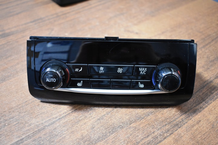 IDEALNY PANEL of the air conditioning rear CERAMIKA BMW G30 G31 1