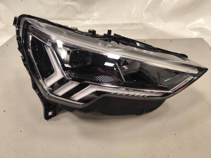 AUDI Q3 II 83A Licht vorne rechts FULL LED komplett DEMONTAZ 83A941034