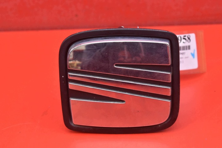 Poignée du capot Arrière Porte coffre hayon EMBLEMAT 1M6827565F SEAT LEON 1 et 99-05