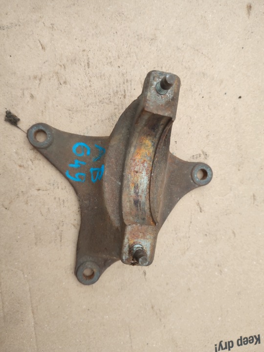 bracket lozyska podpory cams Volvo V50 3M513K305DC 3M51-3K305-DC