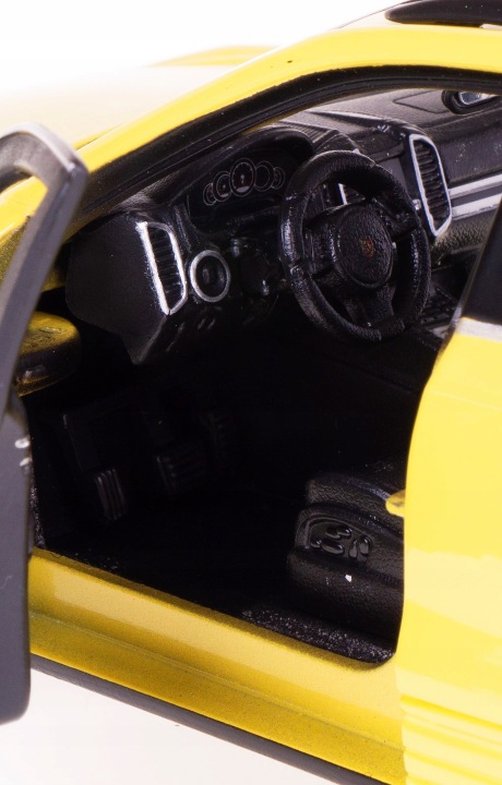 Модель BBURAGO 1:24 Porsche Cayenne Turbo — фото 5