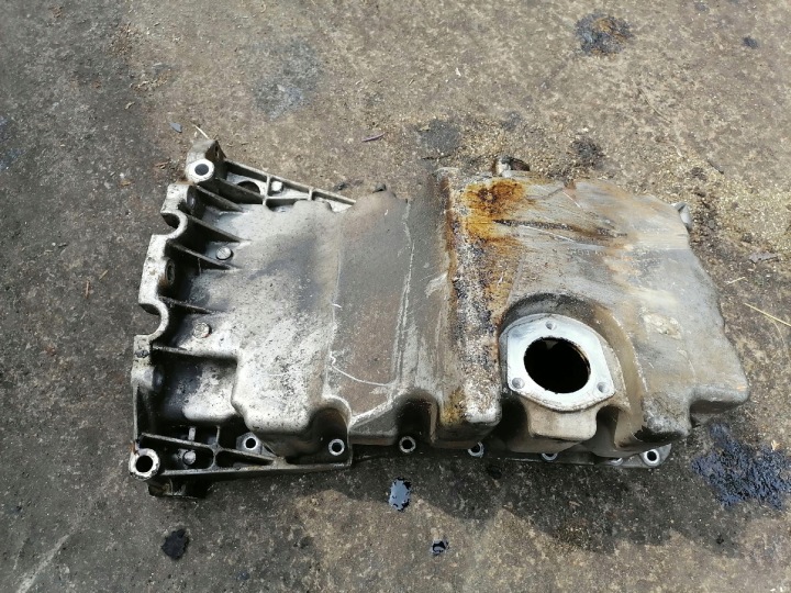 VW AUDI A4 B7 2.0TFSI BGB sump oil 06B103603AS