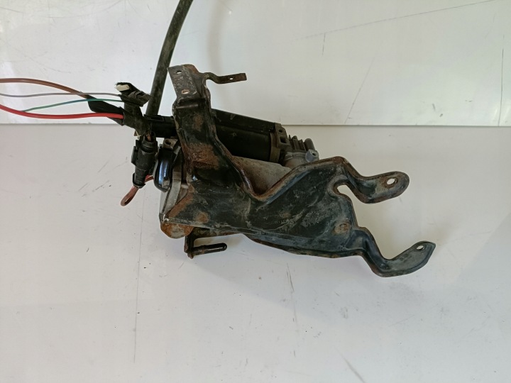 MERCEDES-BENZ E-MODEL suspension compressor (S211) A2113200304 31030123 8