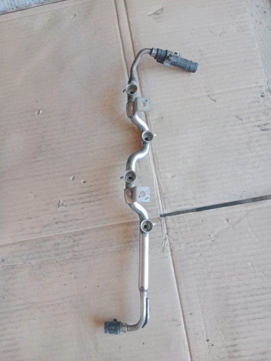 Kraftstoffverteiler Einspritzleiste VW PASSAT 4.0 W8 07D133316H