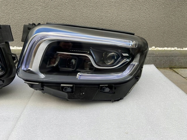 light left Mercedes GLB W247 Multibeam LED