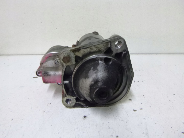 starter Volvo V40 2.0 2002r.