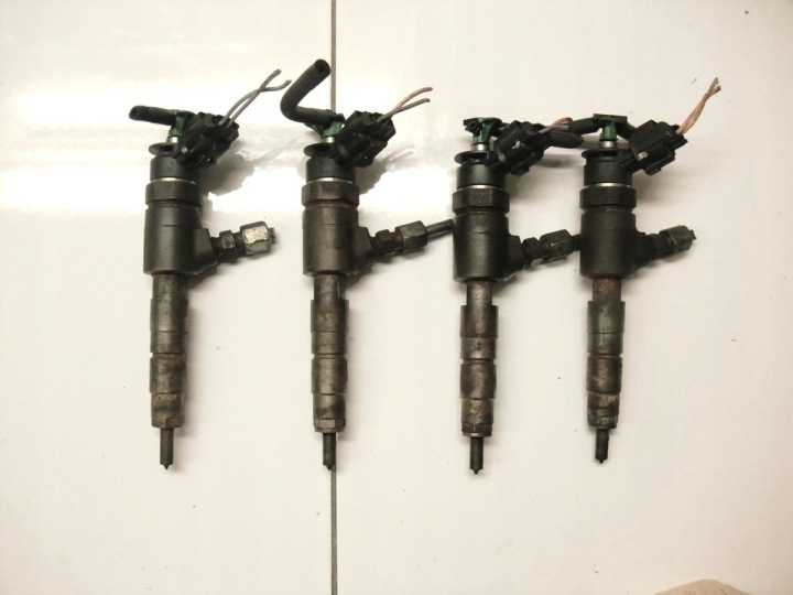 CITROEN C4 VOLVO S40 V50 FORD 1.6 E-HDI Injecteur Injecteurs 0445110739