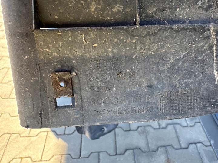 pare boue sinistre gauche avant avant AUDI TT 8N 98-05 8N0821171B