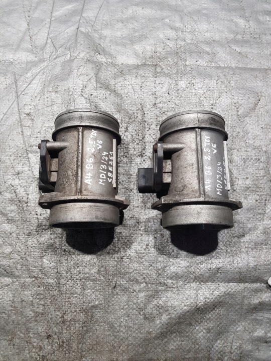 Débimètre AUDI A4 B6 2.5 TDI 2001 059906461D
