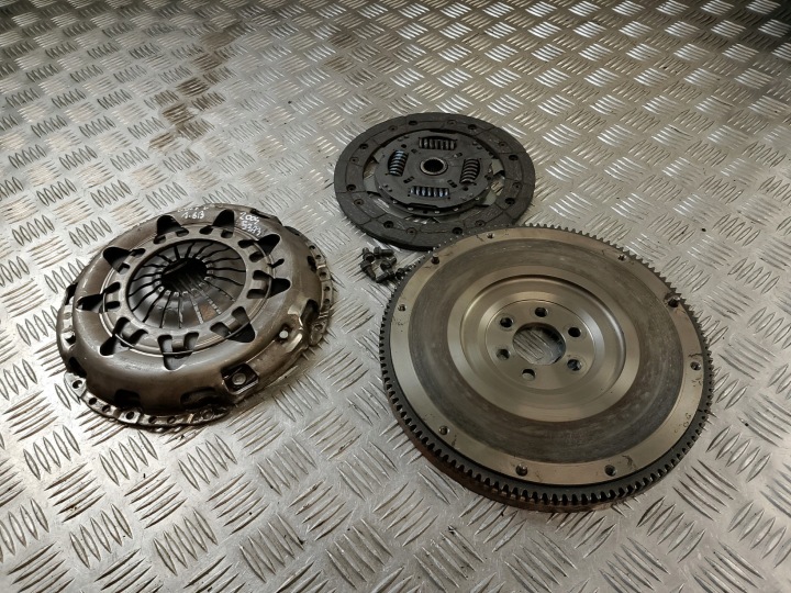 complete clutch wheel ZAMACHWE disc pressure plate VW GOLF V 5 1.6 B
