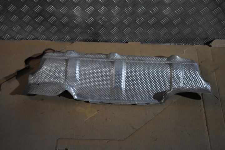IDEALNA COUVERTURE TABLIER MOTEUR TERMICZNA DE L’ÉCHAPPEMENT BMW F80 F82 F83 1