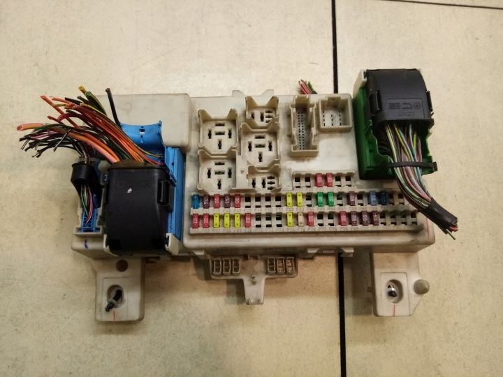 compartment of fuses MAZDA 3 1.6 TDCI