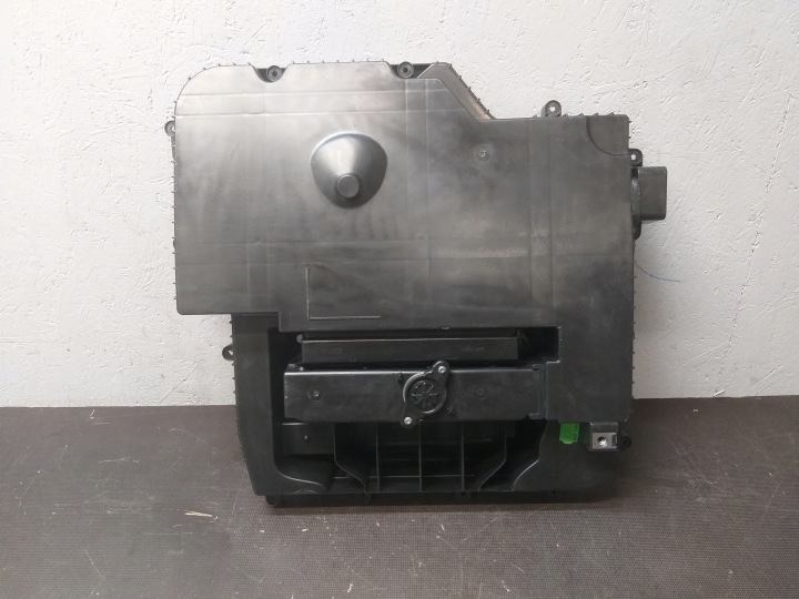 ABDECKUNG CHLODZENIA BATERII RENAULT ZOE BZ67050