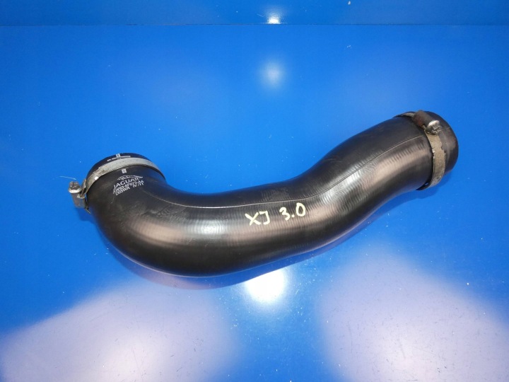 JAGUAR XJ X351 XF 3.0 D 306DT hose wiring of the intercooler pipe