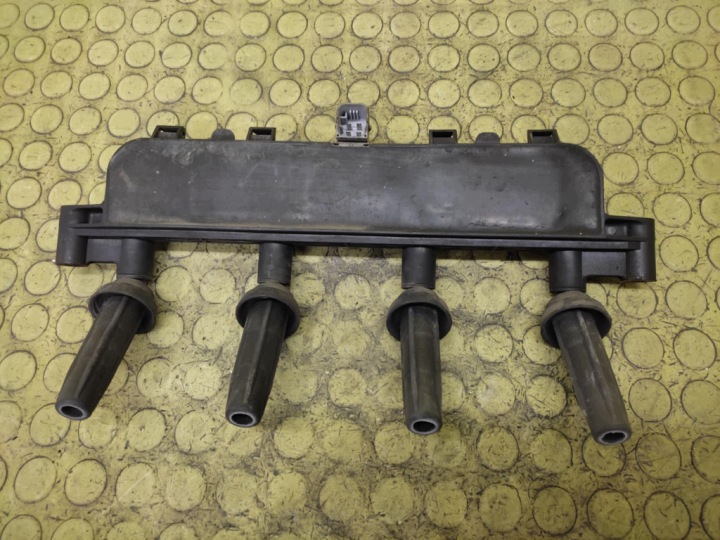 CITROEN C3 1.4 Bobine d’allumage 9635864980