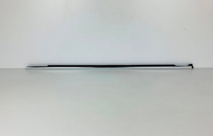 PEUGEOT 508 and moulding dust door right rear part CHROM 9671944180