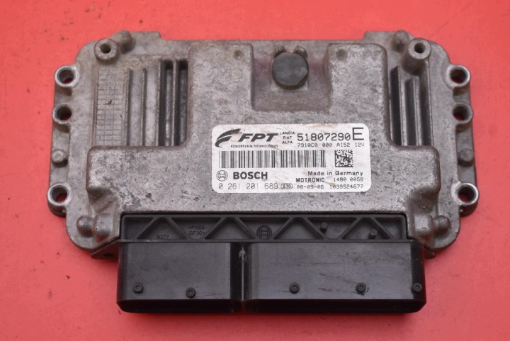Vezerlő egység a motrot 51807290E 0261201689 FIAT LINEA 1.4 T-JET 120 KM 06-12