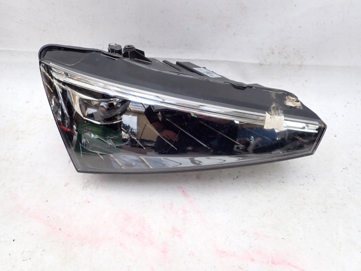 SKODA SCALA 19-> Feux phare Avant Avant Droit 657941016A