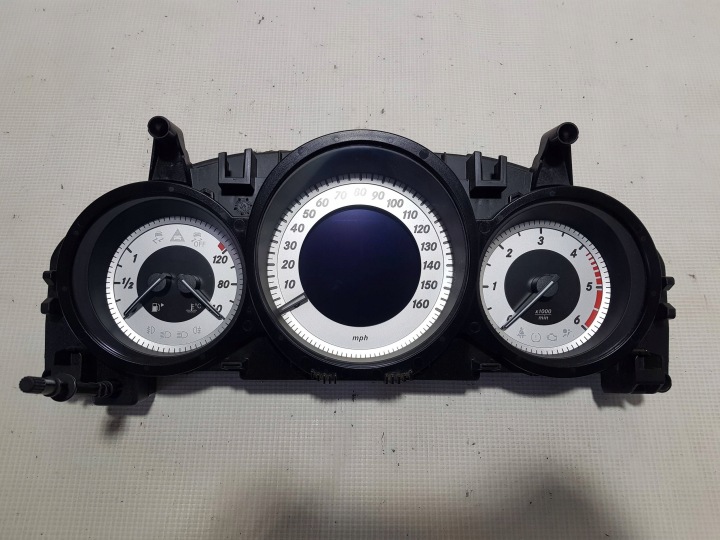 quadro strumenti TACHIMETRO contagiri OROLOGIO MERCEDES W204 LIFT 2049004408