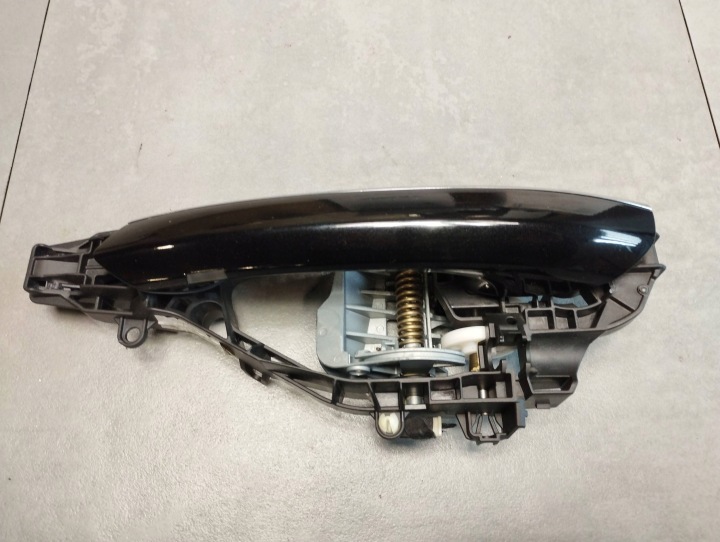 BMW 7 G11 handle left front KEYLESS 475 UK 7377241