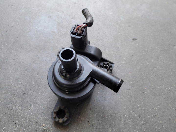 Pumpe Pumpe des Wassers LEXUS RX II 400 RX400 H 3.3